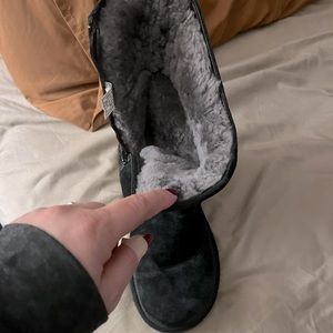 Black Uggs